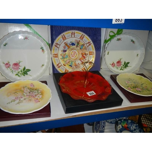 864 - A mixed lot of plates including Royal Albert Shakespear flowers, Ruby anniversary cake stand, flan d... 