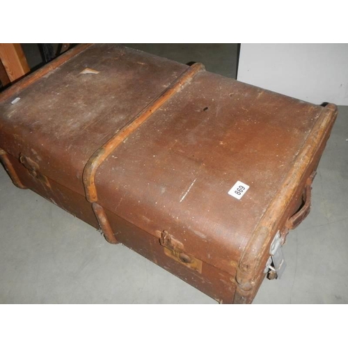 869 - An old trunk. COLLECT ONLY.