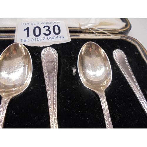 1030 - A cased set of six silver teaspoons, 72 grams.