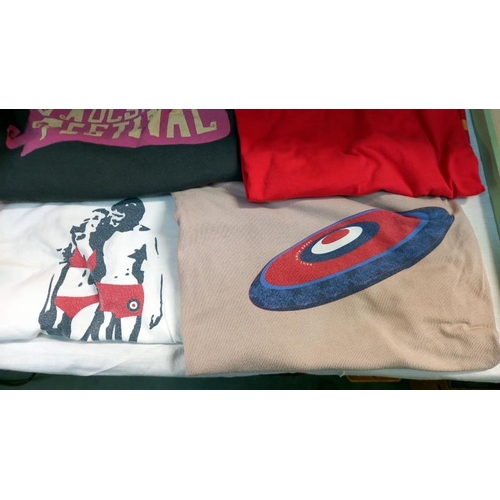 810 - 7 Paul Smith T shirts XXL