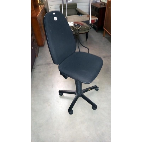 860 - A black office chair, COLLECT ONLY