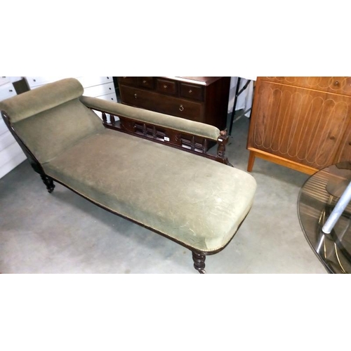 861 - An Edwardian mahogany chaise longue day bed, COLLECT ONLY