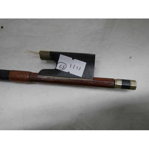 1140 - A violin bow stamped Bausch.