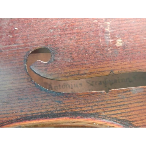 1143 - An old violin marked Antonio Stradivarius, Faciebol Anno 17.