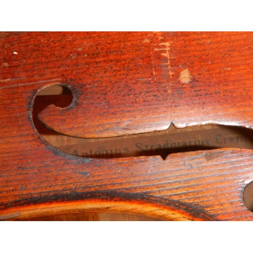 1143 - An old violin marked Antonio Stradivarius, Faciebol Anno 17.