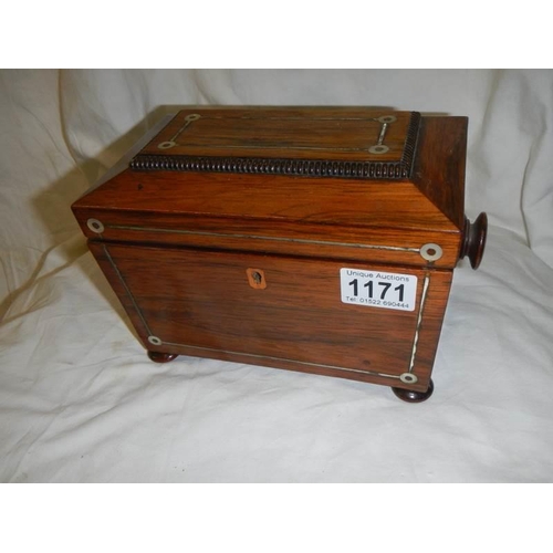 1171 - A Victorian rosewood tea caddy in very good condition.