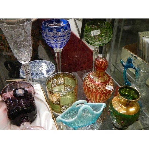 1423 - A quantity of early 20th century glass.