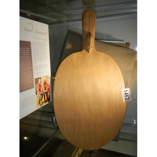 1462 - A Robert Thompson 'Mouseman' large chopping board.