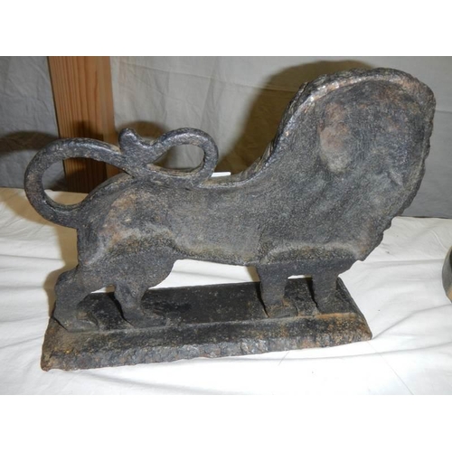 1250 - A Victorian cast iron lion door stop.