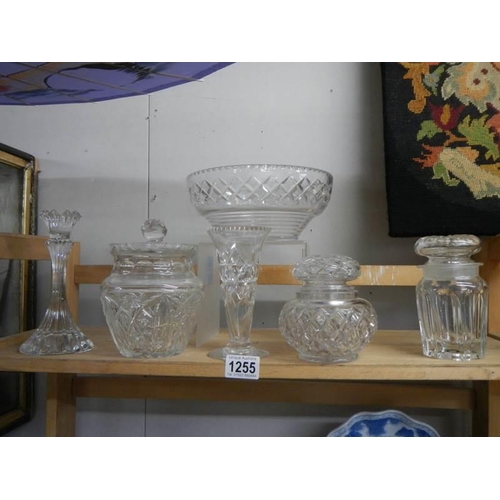 1255 - A mixed lot of cut and other glass.