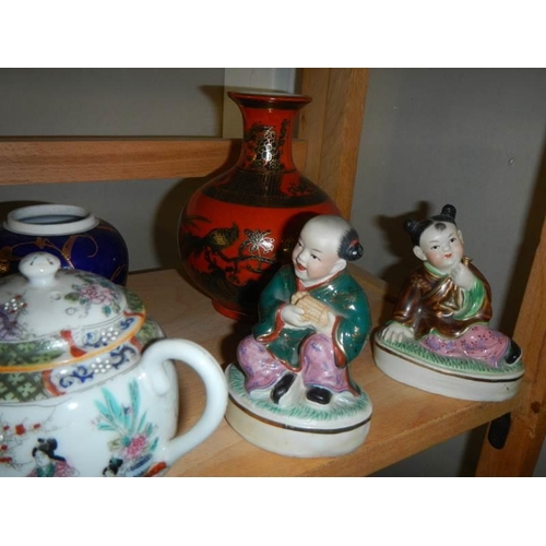 1272 - A mixed lot of oriental ceramics including tea ware.