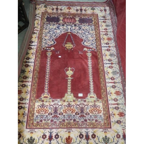 1275 - A prayer mat.