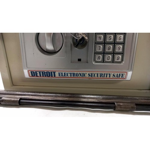 1332 - A combination Detroit Electronic safe.