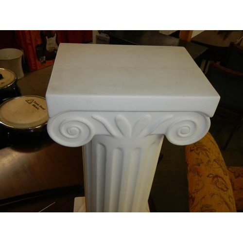 1576 - A Grecian style pedestal (plastic). COLLECT ONLY.