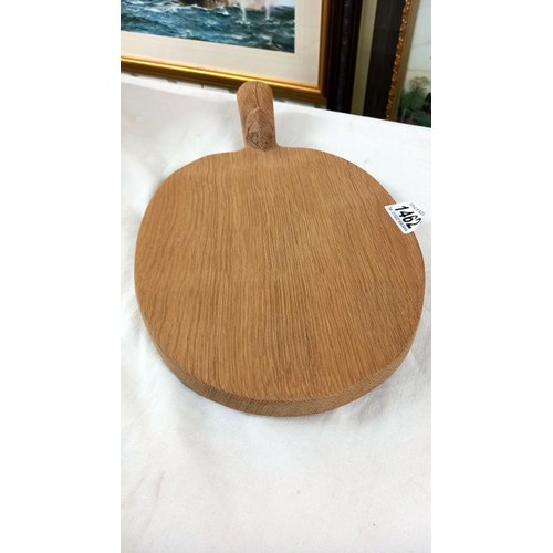 1462 - A Robert Thompson 'Mouseman' large chopping board.