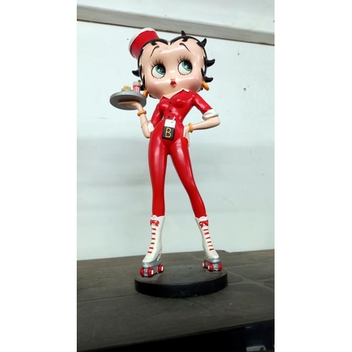 711 - 3 Betty Boop figures (2 damaged)