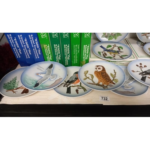 732 - 13 boxed Goebel collectors hand painted plates
