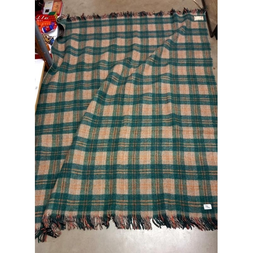 752 - A Scottish tartan woollen blanket by Egar of Edinburgh