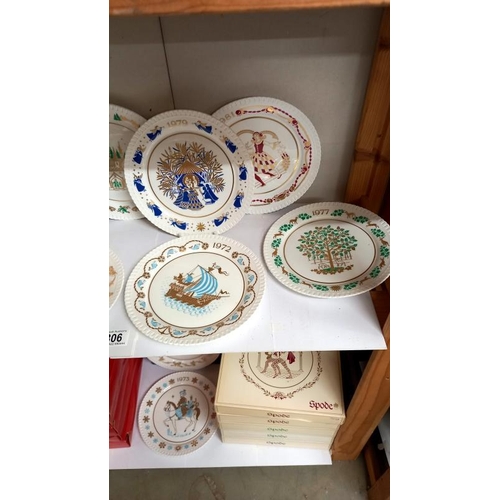 806 - 11 Spode collectors plates