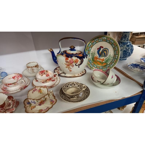 927 - A Victorian/ Edwardian cups & saucers & early Quimper cockerel plate