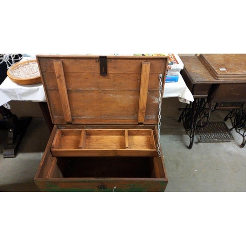 984 - A Victorian pine tool box