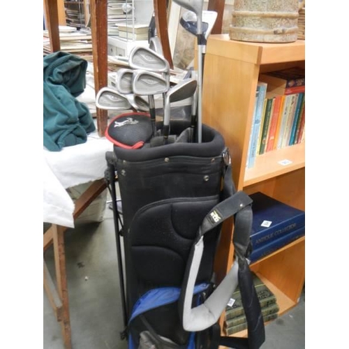 501 - A Top Flight golf bag and a quantity of golf clubs, COLLECT ONLY.