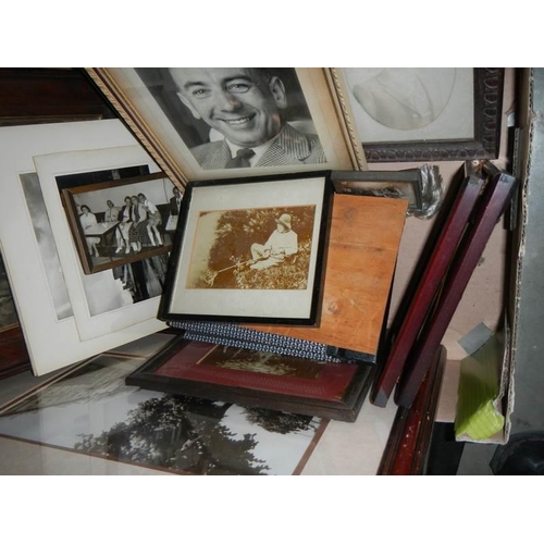 576 - A mixed lot of picture and photo frames, COLLECT ONLY.