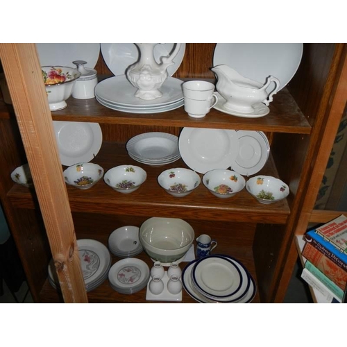 680 - A large lot of ceramics including dinner ware, Sylvac etc., COLLECT ONLY.