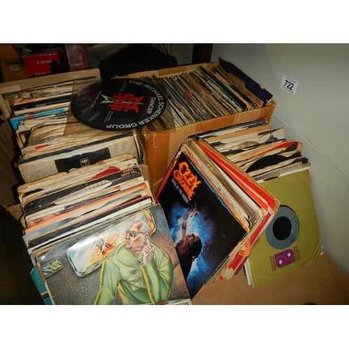 722 - A large quantity of 45 rpm records.