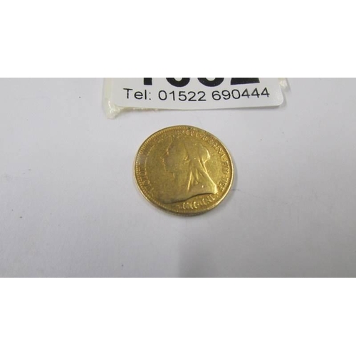 1032 - A Victorian 1893 gold half sovereign.