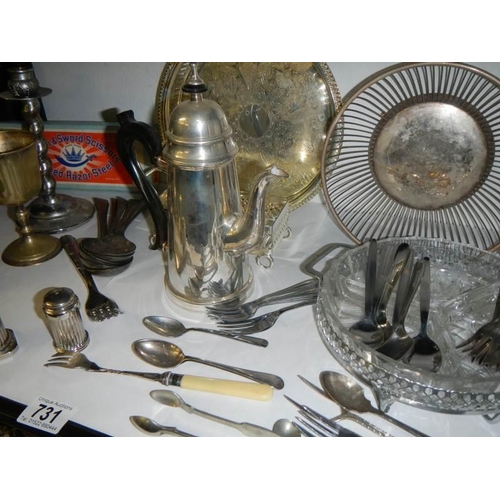 731 - A mixed lot of silver plate.