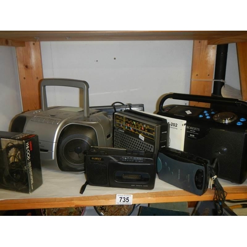 735 - A quantity of mid to late 20th century radio's.