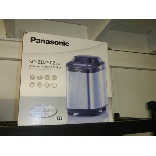 743 - A Panasonic automatic bread maker, COLLECT ONLY.