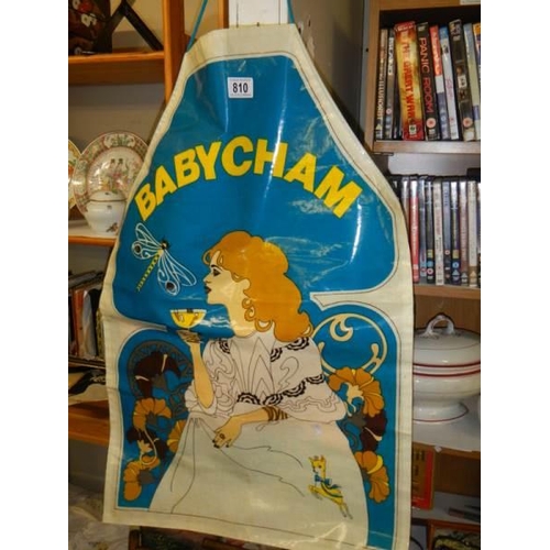 810 - A mid 20th century Babycham apron.