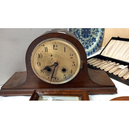 19 - A 1930's oak mantle clock (no glass), aneroid barometer & a round wall clock