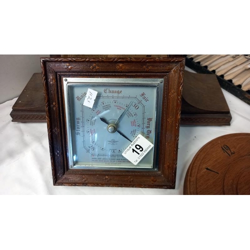 19 - A 1930's oak mantle clock (no glass), aneroid barometer & a round wall clock