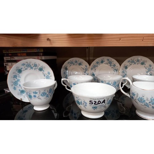 520A - A Colclough part tea set