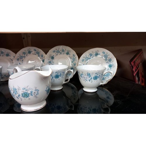 520A - A Colclough part tea set