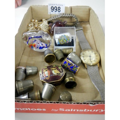 998 - A tray of miscellaneous items including thimbles & watch etc.