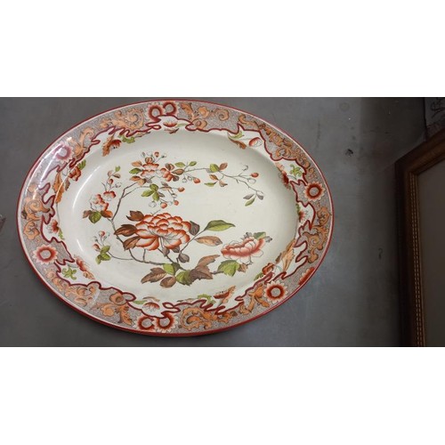 710 - Three large meat platters and two small glass plates. COLLECT ONLY.