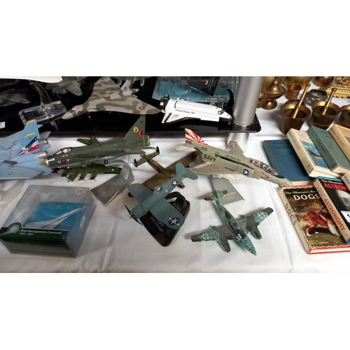 177 - A large quantity of mainly Corgi unboxed military aircraft etc (some a/f)