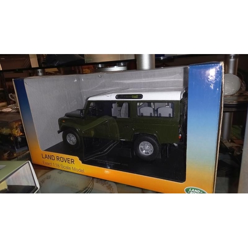 193 - A quantity of diecast Land Rover and Range Rover models including Ertl, Burago, Corgi