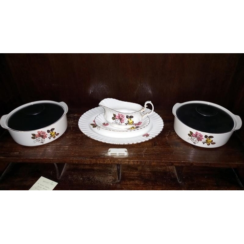 260A - A Crown Fenton dinner service including tureen