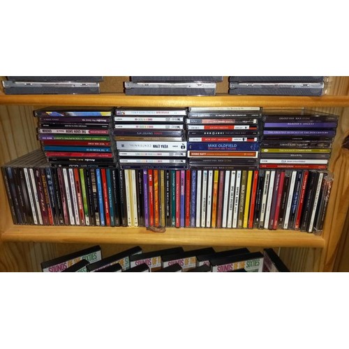 242 - A large collection of cd's, various artists