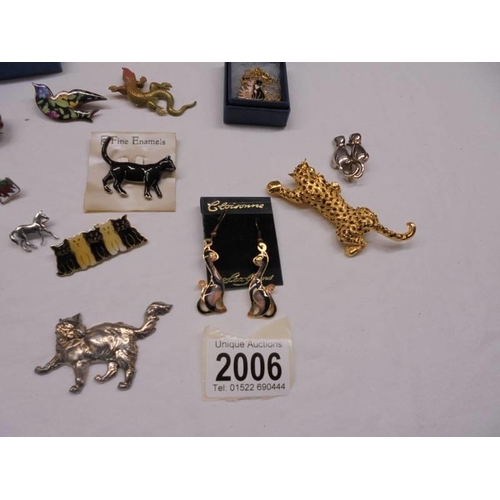 2006 - A good lot of animal and other brooches.