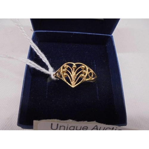 2014 - A 9ct gold ring size O, 1.4 grams.