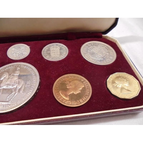 2044 - A cased 1953 pre-decimal coin set.