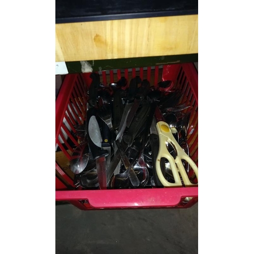 46 - A Good Quantity of Kitchenware including Pyrex etc (2 Shelves)