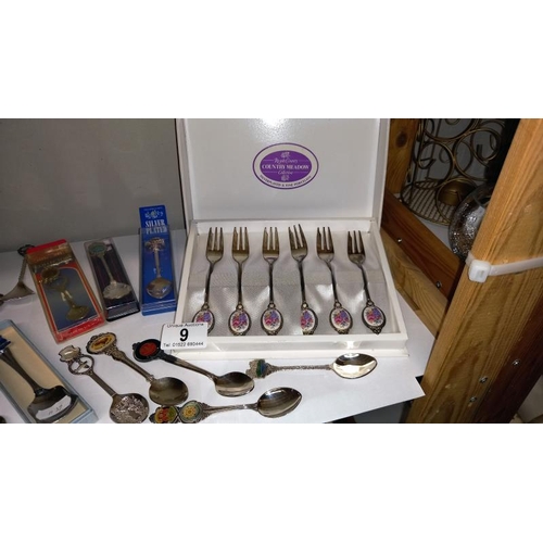 9 - A good selection of Tourist Tea Spoons