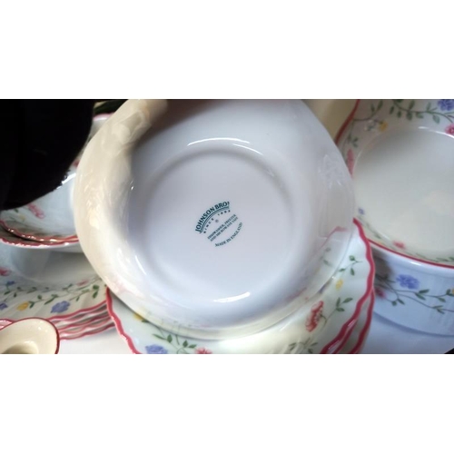 124 - A Johnson Bros Dinner / tea service (2 shelves)